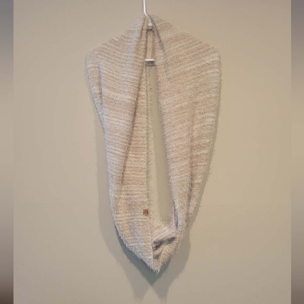 Bearpaw Super Soft Faux Fur Infinity Scarf EUC